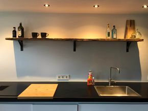 Wandplank boven aanrecht