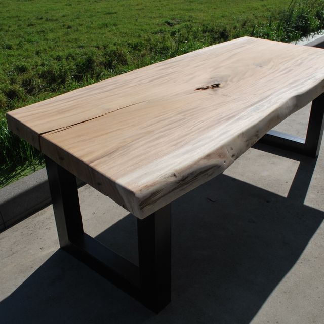 Tafel met u-vormig onderstel